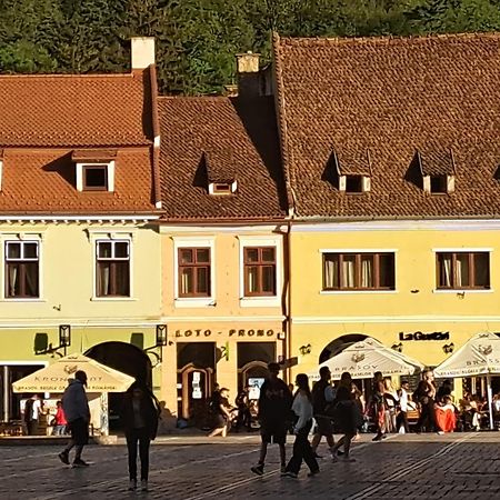4 Rooms Piata Sfatului Брашов Екстер'єр фото