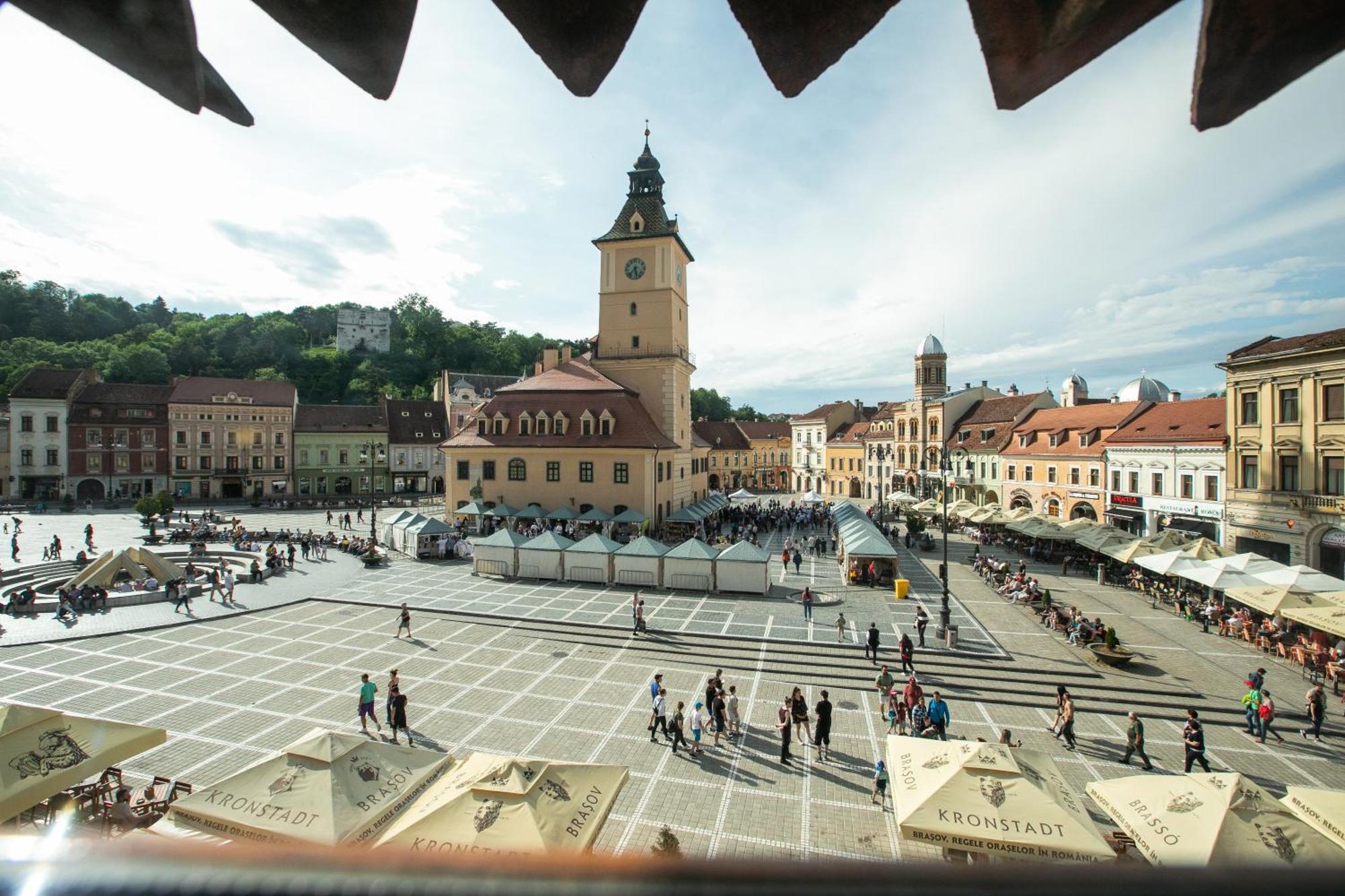 4 Rooms Piata Sfatului Брашов Екстер'єр фото