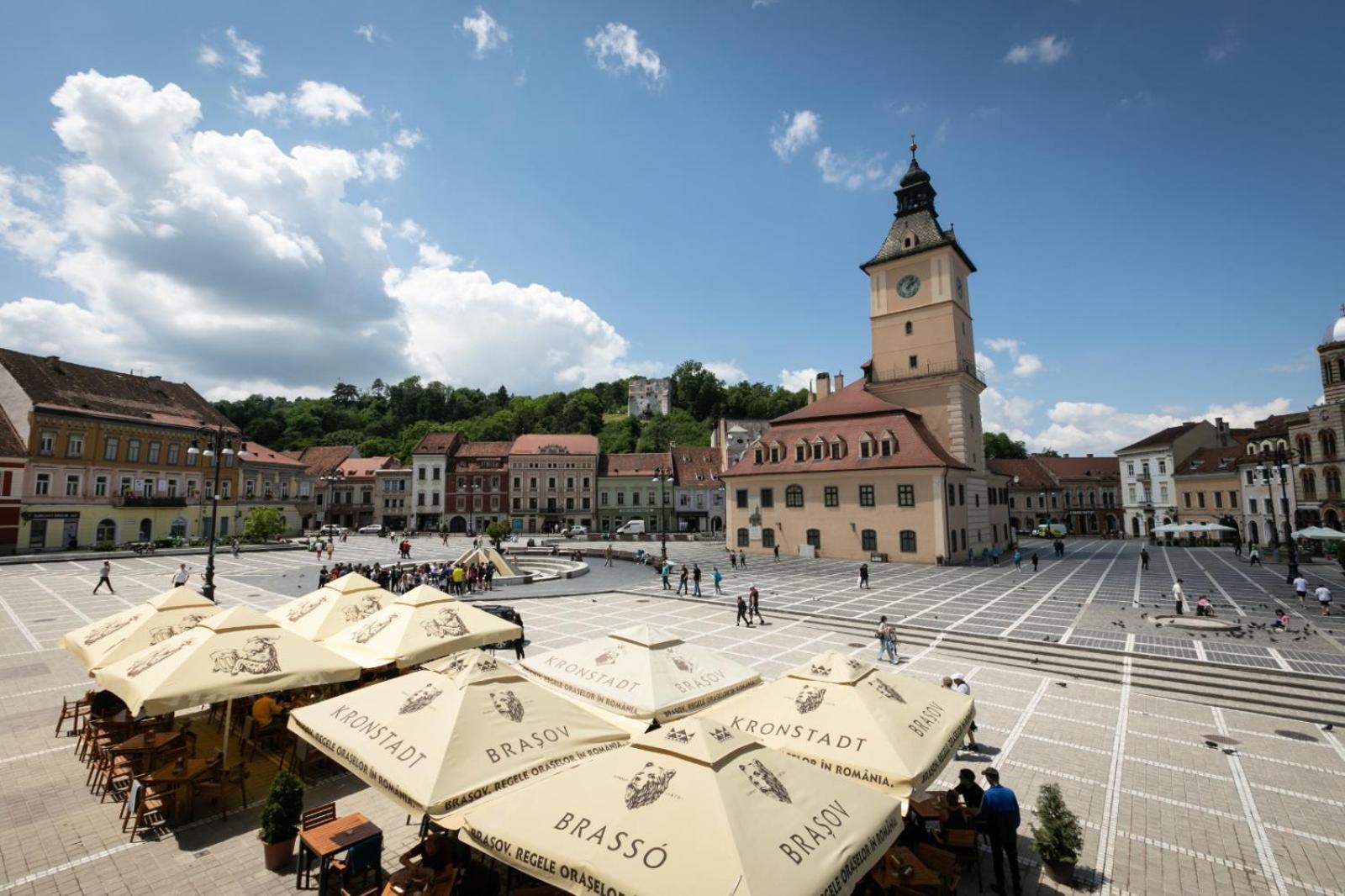 4 Rooms Piata Sfatului Брашов Екстер'єр фото