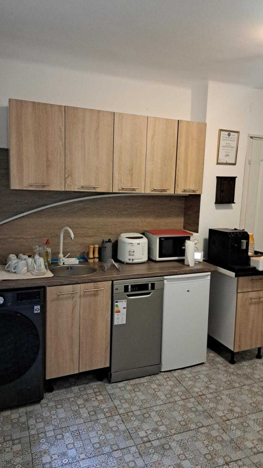 4 Rooms Piata Sfatului Брашов Екстер'єр фото