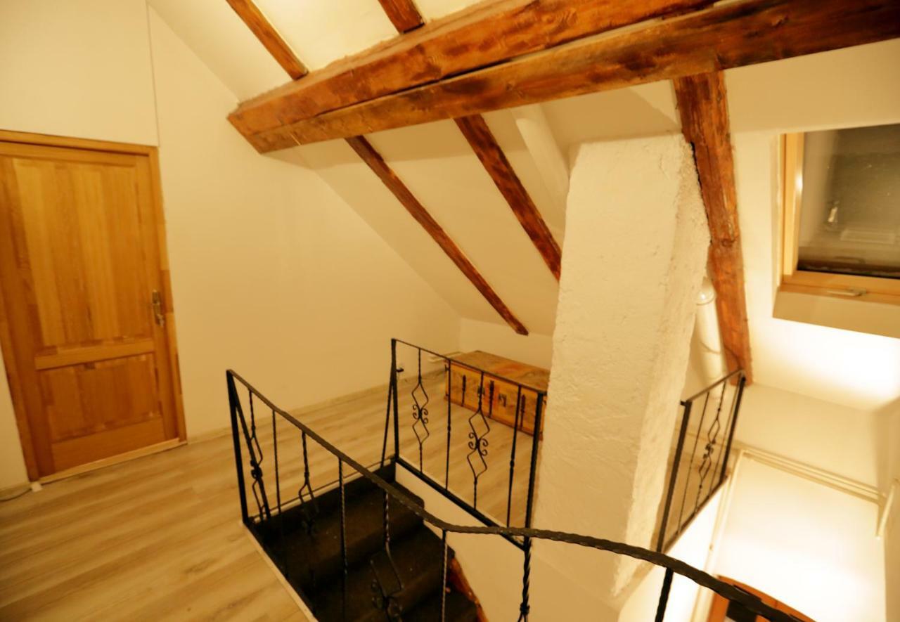 4 Rooms Piata Sfatului Брашов Екстер'єр фото