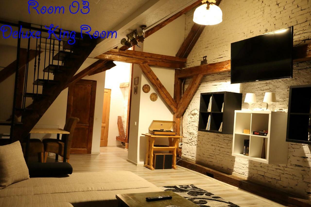 4 Rooms Piata Sfatului Брашов Екстер'єр фото