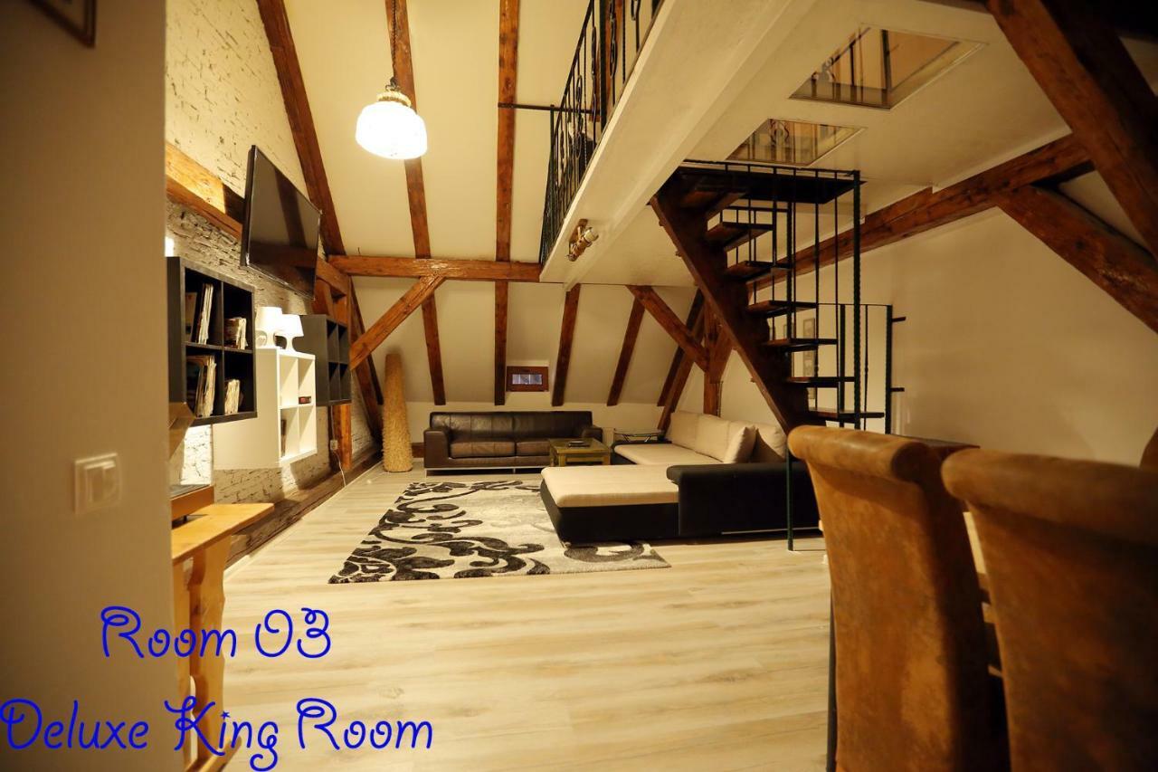 4 Rooms Piata Sfatului Брашов Екстер'єр фото